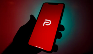 Parler, avukatları tarafından bile terkedildi