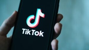 12 yaşındaki İngiliz kız TikTok'a kişisel verilerini kullandığı için dava açtı!