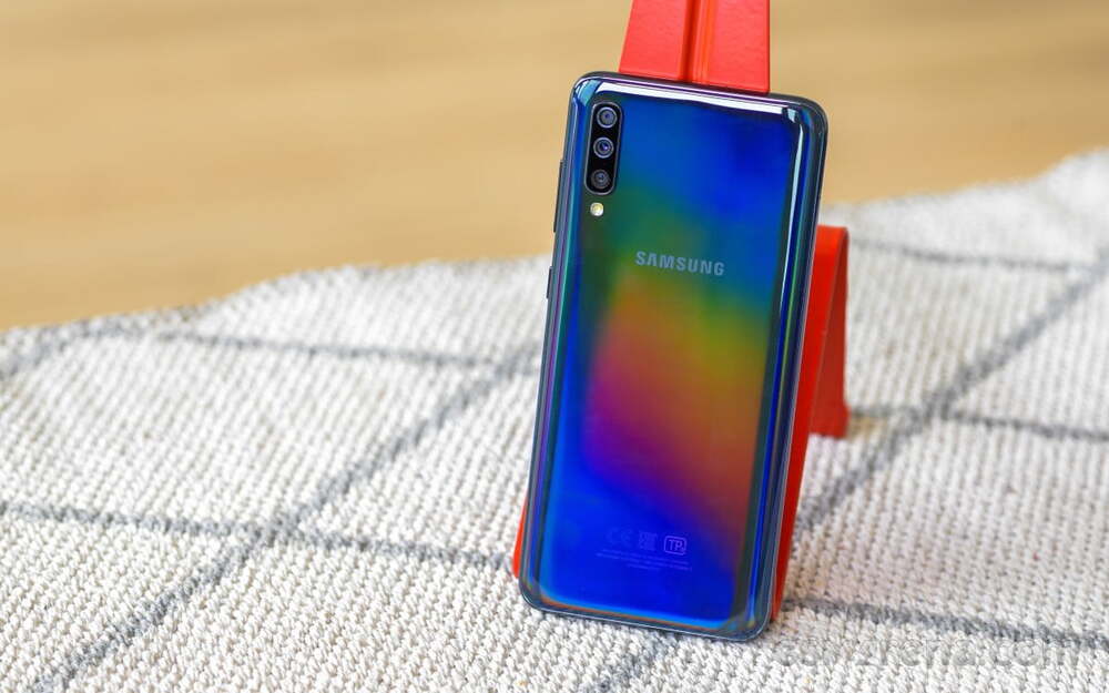 Samsung Galaxy A70, One UI 3.1 ile Android 11 güncellemesini alıyor