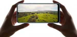 Oppo A35, üçlü kamera ve 4,230 mAh pil ile duyuruldu