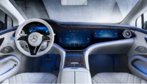 Mercedes-Benz, yepyeni, şık 2022 EQS elektrikli aracını tanıttı