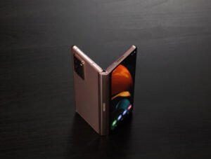 Samsung Display, Ekim ayından itibaren Google, Xiaomi ve Vivo'ya katlanabilir OLED paneller sağlamaya başlayacak