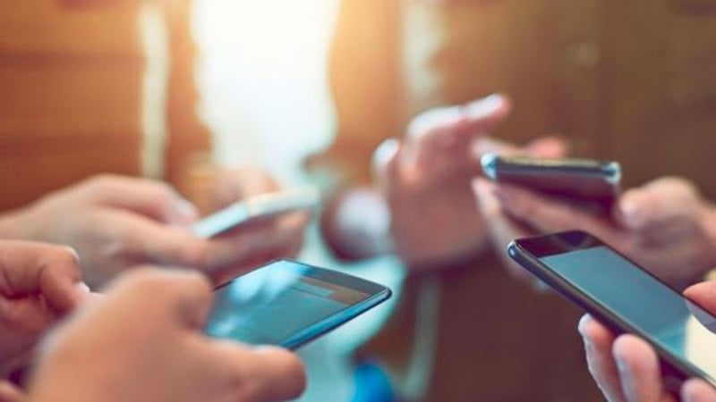 İnternet git gide mobil tarafa doğru kayıyor 1 mobil abone sayisi 2