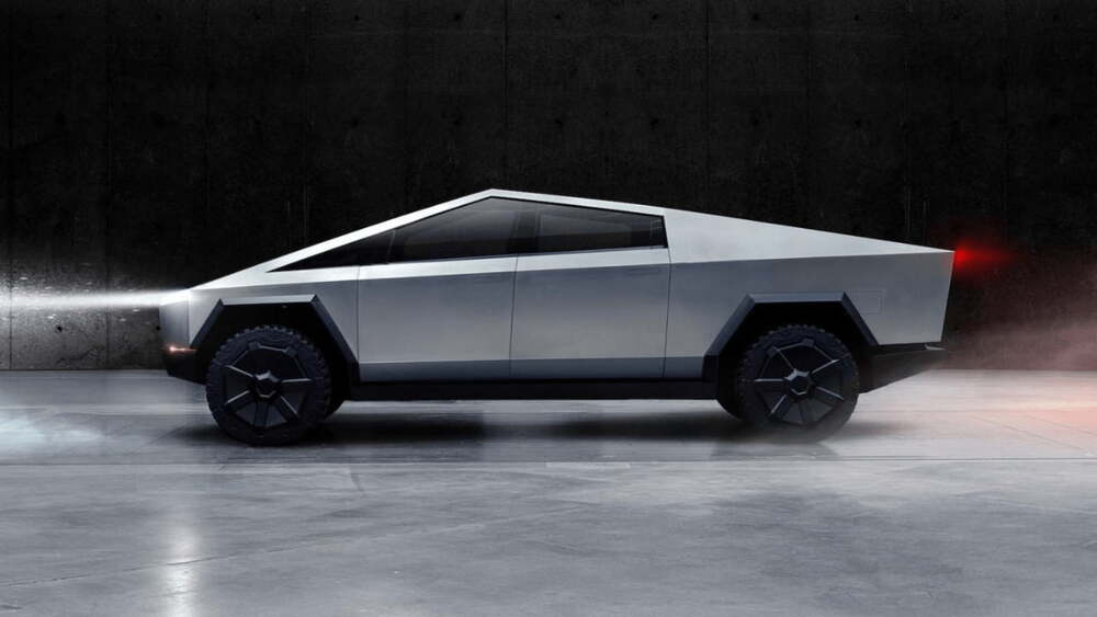 Tesla, Cybertruck'ı 2022'ye erteledi