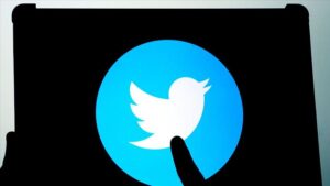 Twitter, web sitesinde gelen tweetleri filtrelemenin bir yolunu sunacak. Attığınız tweetlere gelen yorumların önüne geçilmesini sağlayacak özellik daha proaktif olmanıza olanak tanıyan araçlar verecek. İşte detaylar.