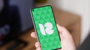 Android 12 şimdi Pixel telefonlara yayılıyor!