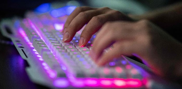 FBI e-posta sunucuları bir hacker tarafından hacklendi! siber güvenliği