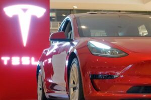 Tesla araçları güvenlik arızası