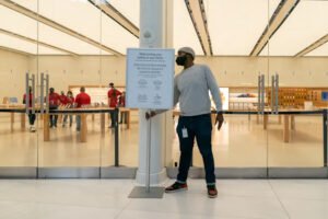 Apple çalışanlarından COVID-19 aşısı olmalarını talep ediyor 19 Apple çalışanlarından COVID-19 aşısı olmalarını talep ediyor