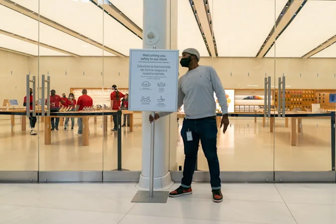 Apple çalışanlarından COVID-19 aşısı olmalarını talep ediyor