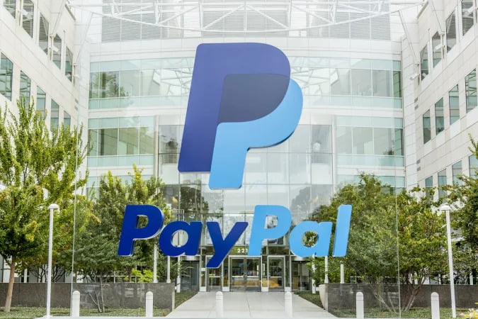PayPal, Ukraynalılara ücretsiz özellikler sunuyor