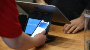 Apple Pay ve Google Pay, Rus banka kartlarını kabul etmiyor