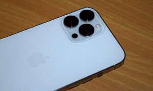 Şarj girişi bulunmayan iPhone