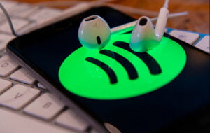 Spotify sesli kitaplar için 123 milyon dolar harcadı 15 Spotify, video podcast yayıncılığı başlatıyor
