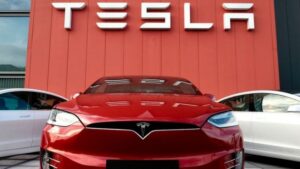 Tesla inceleme altına