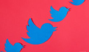 Donald Trump Twitter ile uğraşmaya devam ediyor