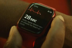 Apple Watch Series 8 ateşiniz olup olmadığını tespit edecek!