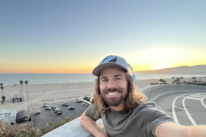 Kendi maaşından kesip çalışanlarına veren CEO gündem oldu