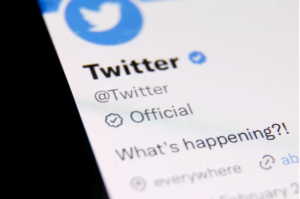 Elon Musk, Apple'ın Twitter'ı App Store'dan "kaldırmakla tehdit ettiğini" iddia etti