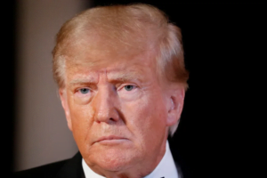 Trump Facebook hesabının eski haline getirilmesini istiyor