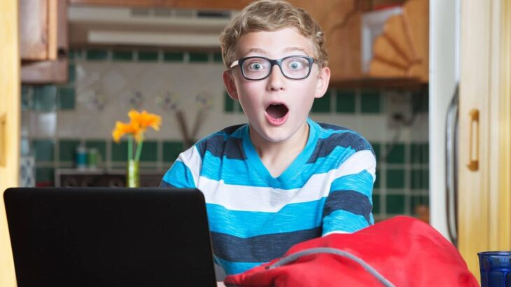 kimlik Polonya’da "Dijital Çocukluk" Dönemi Bitiyor: 15 Yaş Altına Sosyal Medya Yasağı Yolda!