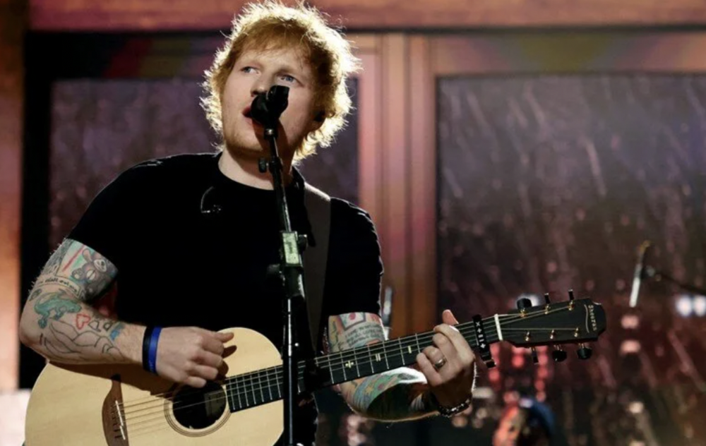 Ed Sheeran kendi evinin bahçesine kendi mezarını hazırlamış!