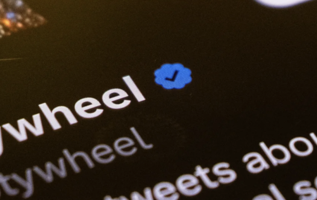 X, 2.500'den fazla Premium takipçisi olan kişilere mavi çek veriyor