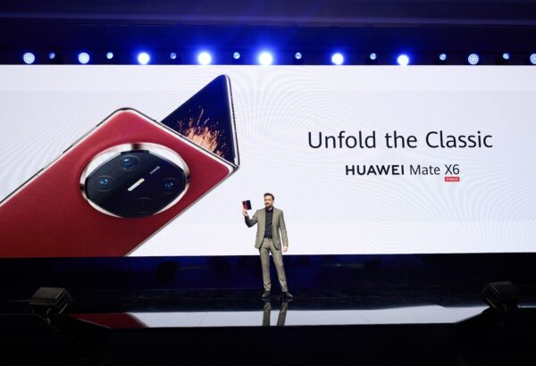 Mate X6 : Huawei’den Katlanabilir Telefon Teknolojisinde Yeni Bir Devrim 52 Mate X6