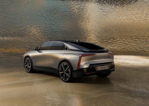 YENİ DS N°8 2025 BRÜKSEL OTOMOBİL FUARI’NDA DÜNYAYA TANITILACAK! 66 DS N°8