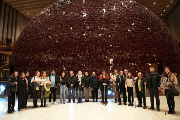 Türkiye’ye Değer : AKM’de Erişilebilir Sanat Deneyimi 34 Türkiye’ye Değer