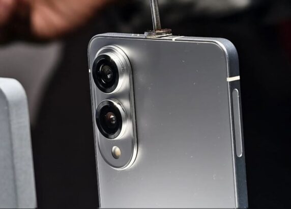 Samsung'un Yeni Sürprizi: Galaxy S25 Edge Beklentileri Yükseltiyor 7 Samsung Galaxy S25 Edge-2