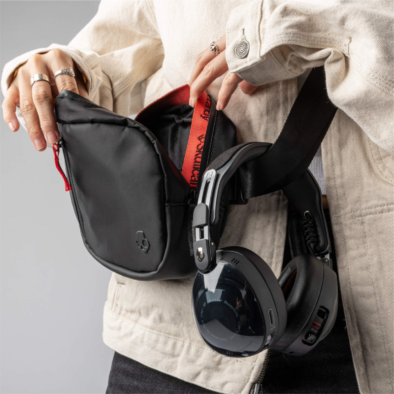Skullcandy Aviator 900 ANC crossbody bag