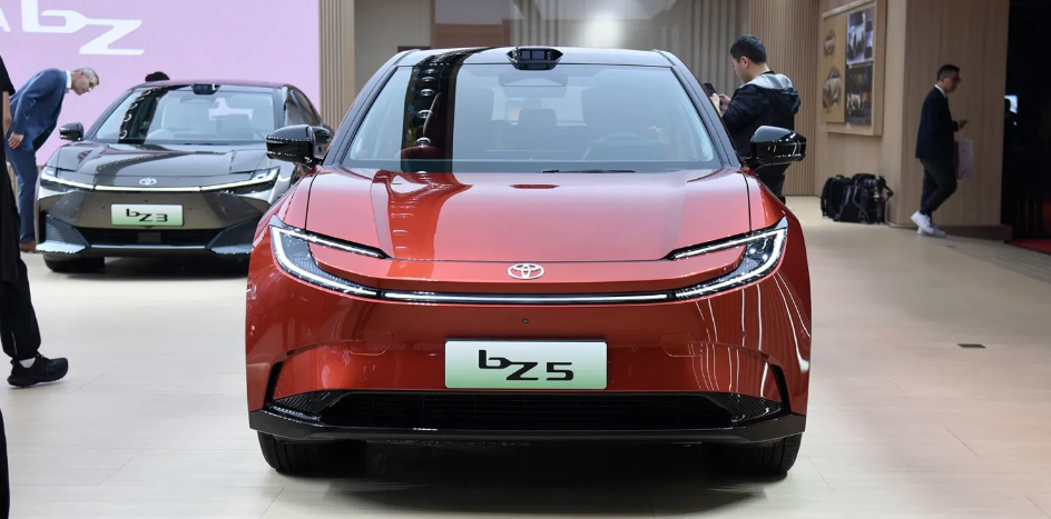 Toyota bz5