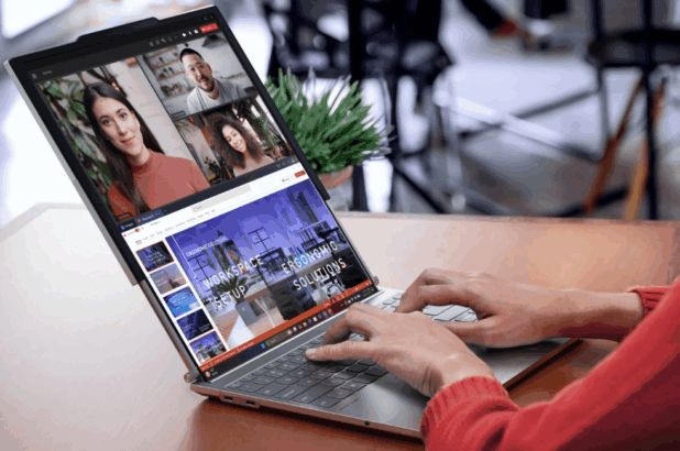 Lenovo’nun Rollable Ekranlı Dizüstüsü Sonunda Raflarda 40 Lenovo Rollable PC