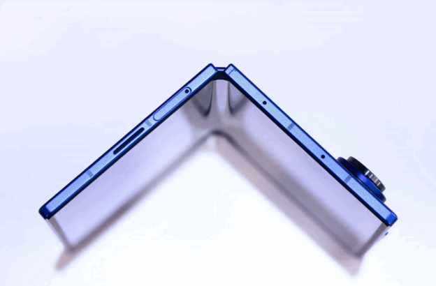 Samsung, yeni Galaxy Z Fold 7 ve Flip 7 modellerinde neden beklenen fiyat artışını yapmadı? 37 Samsung Galaxy Z Fold 7-2