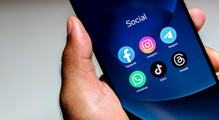 Instagram Artık Takipçi Sayısı 1.000'den Az Olan Hesaplara Canlı Yayın İzni Vermiyor 1 Instagram