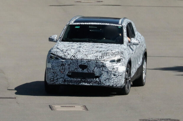 Yeni Mercedes GLA, 2026’da Tamamen Elektrikli Olarak Yola Çıkıyor 47 csm mercedes benz new gla ev testing front gedreht f39c0c3c8d