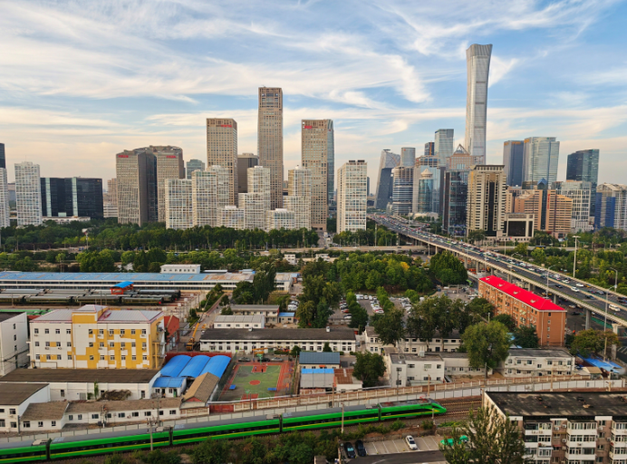 Honor Magic 8 Pro, 200 MP Periskop Kamerasıyla Gece Çekimlerinde Rakiplerini Zorluyor 1 Honor Magic 8 Pro (2)