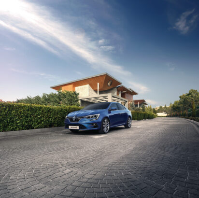 RENAULT, ZİRVENİN TEK SAHİBİ OLMAYA DEVAM EDİYOR 59 Renault,