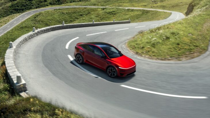 Yenilenen Tesla Model Y Performance resmen geri döndü 31 Model Y Performance 2
