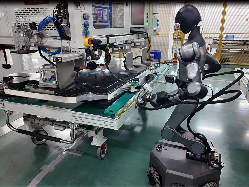 CATL Moz industrial robot