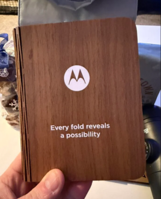 Motorola'dan Samsung'a Rakip Geliyor: İlk Yatay Katlanabilir Telefon Ocak'ta Tanıtılabilir 32 ee3