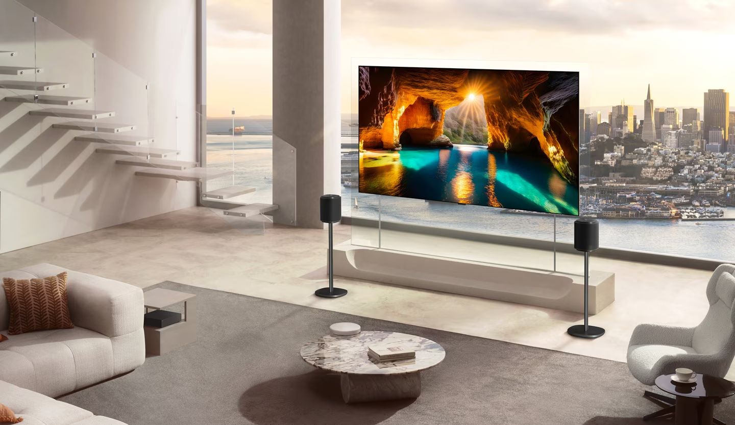  Hyper Radiant Color Teknolojisi ile geliştirilen ikonik Wallpaper TV, 9 mm inceliğindeki yeni formuyla dikkat çekiyor.  