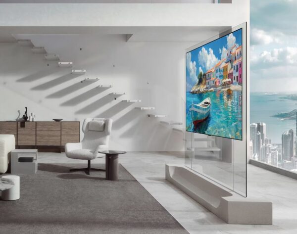  Hyper Radiant Color Teknolojisi ile geliştirilen ikonik Wallpaper TV, 9 mm inceliğindeki yeni formuyla dikkat çekiyor.  