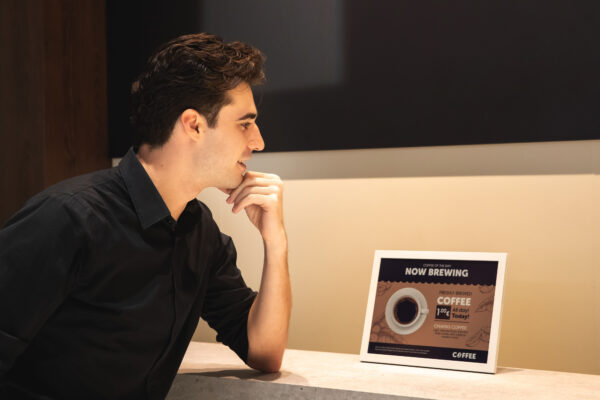 Samsung Biyo-Reçine İle Üretilen İlk 13 İnç’lik Renkli E-paper Ekranını Tanıttı 2 Samsung Biyo-Reçine İle Üretilen İlk 13 İnç’lik Renkli E-paper Ekranını Tanıttı