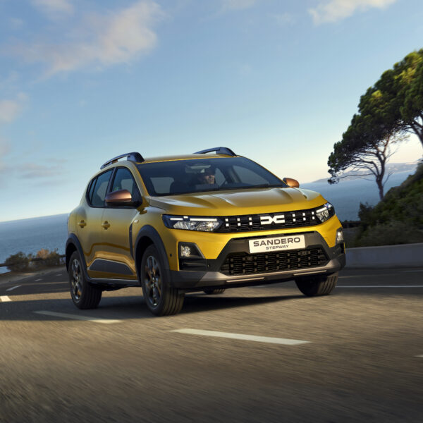 DACIA 2026 YILINA İDDİALI BAŞLADI 3 DACIA 2026 YILINA İDDİALI BAŞLADI:YENİLENEN MODEL AİLESİ YOLLARA ÇIKIYOR