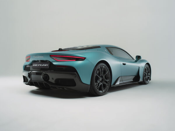 Maserati MCPURA İtalyan Otomotiv Tutkusunun Yeni Rüya Otomobili!
