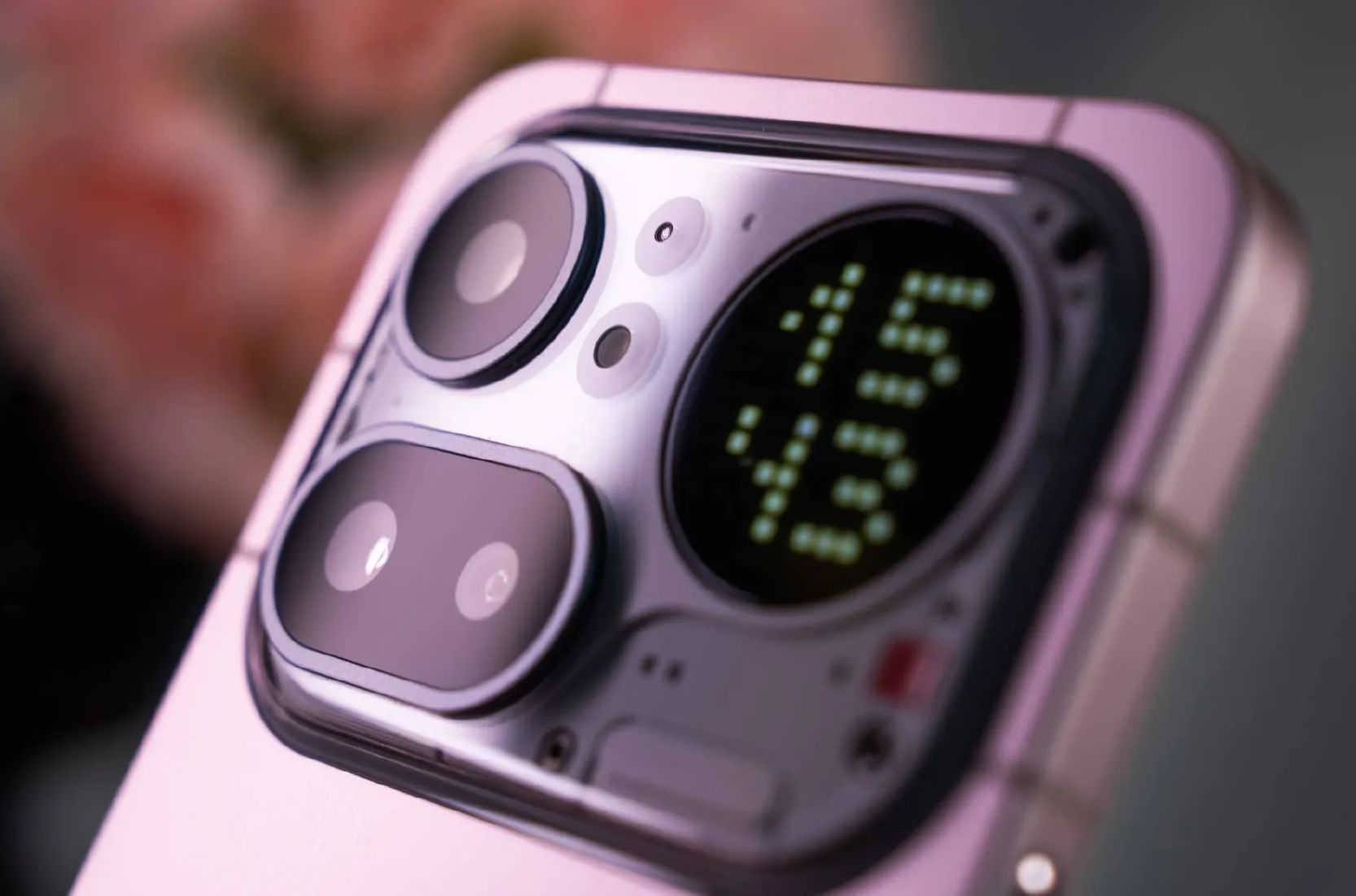 Nothing Phone (4a) Pro: Şeffaflığa Veda, 137 Mini-LED'e Merhaba!