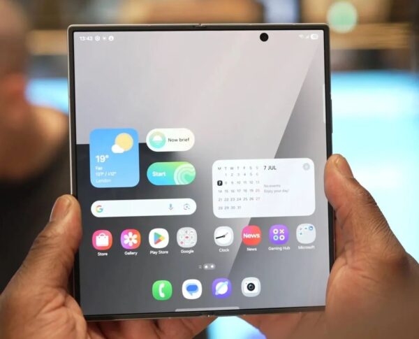 Samsung Katlanabilir Ailesi Genişliyor: 3 Model, 3 Farklı Ruh!