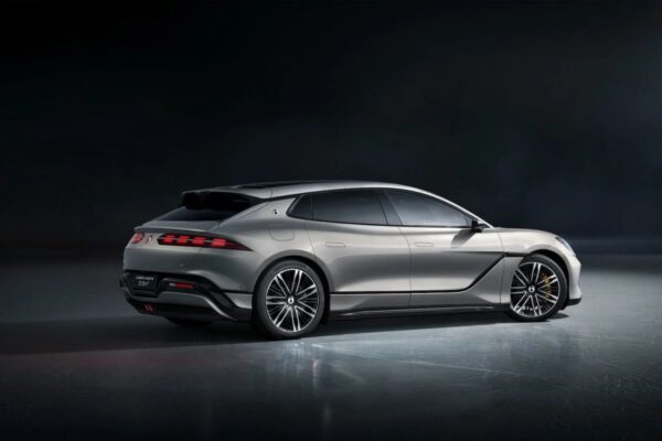 BYD’den Menzil Şovu: 1.036 Kilometre ile Denza Z9 GT Sahne Alıyor!